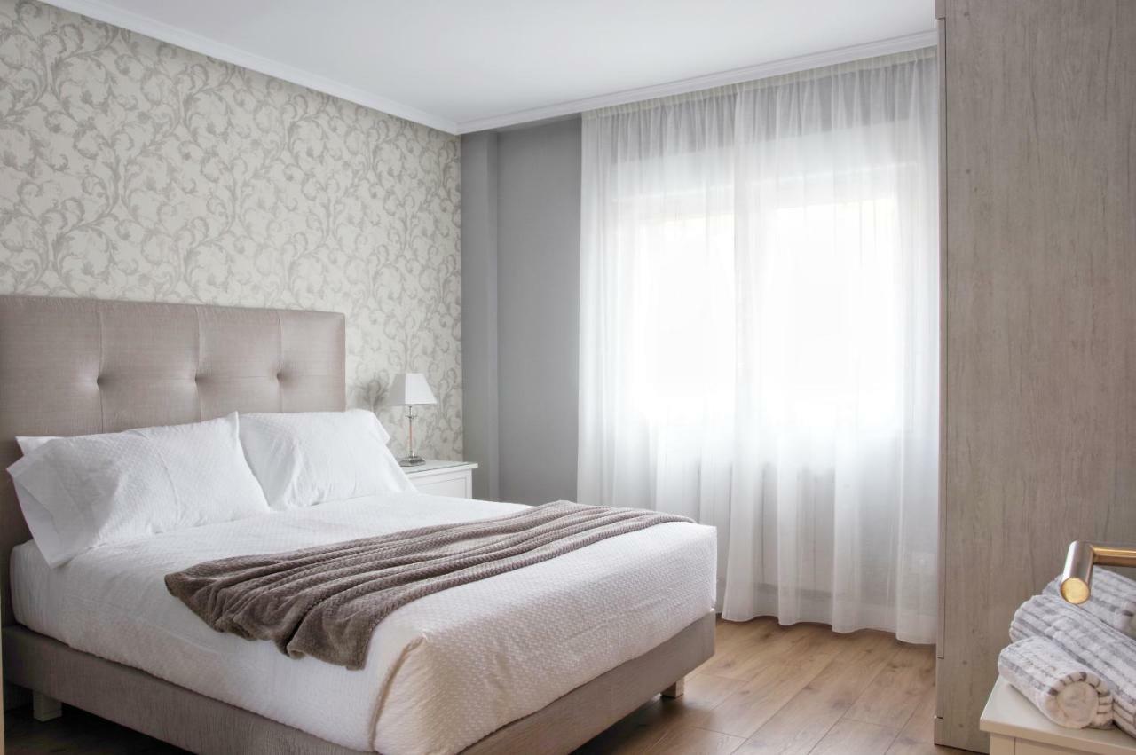 Apartamentos Bahia San Lorenzo ヒホン エクステリア 写真