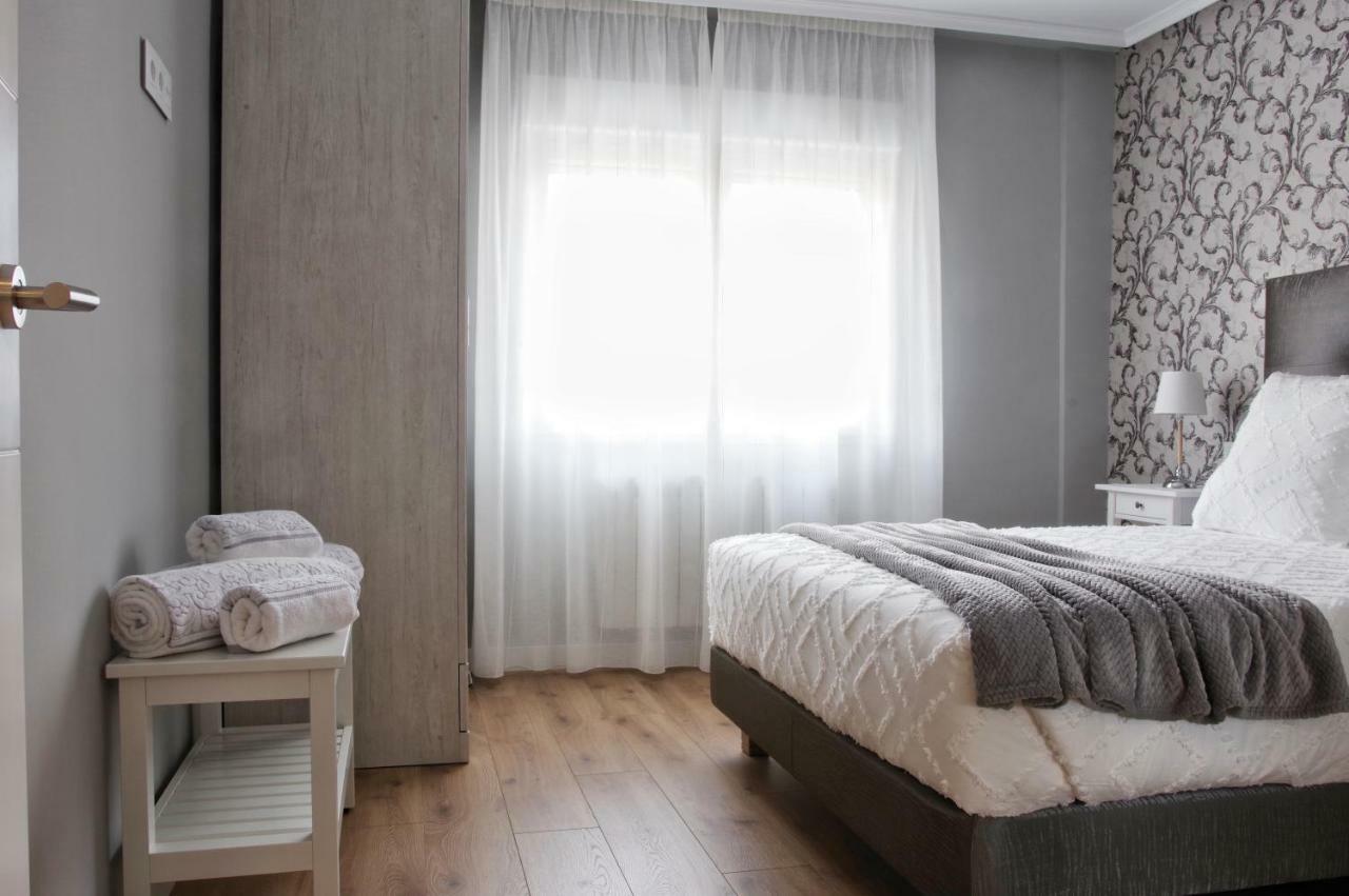 Apartamentos Bahia San Lorenzo ヒホン エクステリア 写真